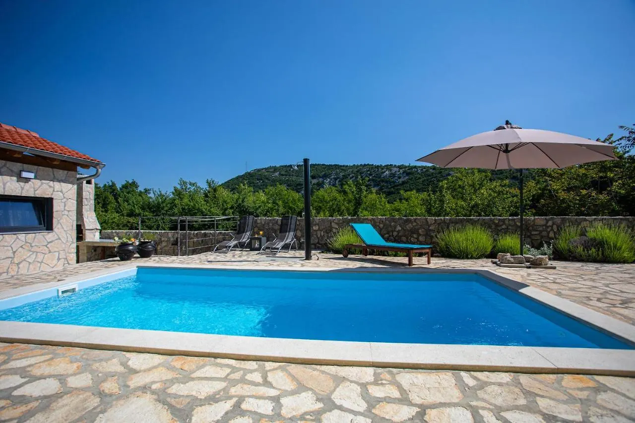 Family Friendly Villa Zaneta With Pool Grižane Croaţia